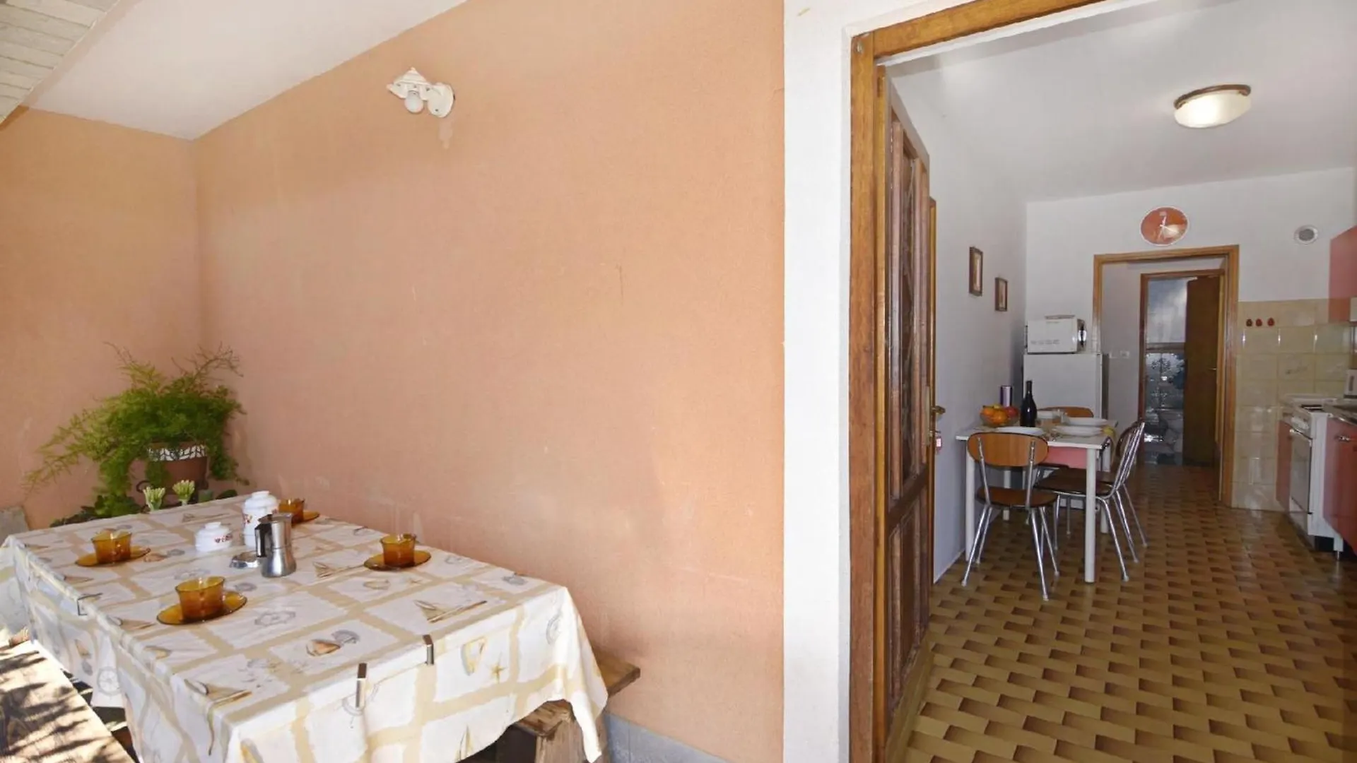 Apartment Wohnung In Der Naehe Des Strandes Basanija Croatia