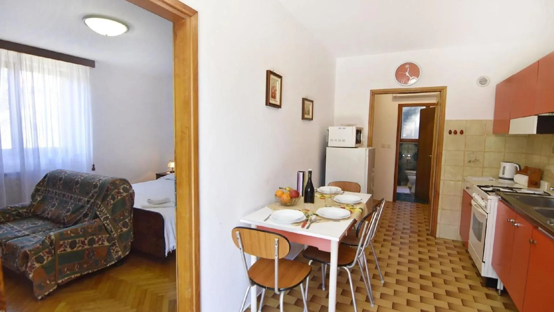 Wohnung In Der Naehe Des Strandes Basanija Apartment
