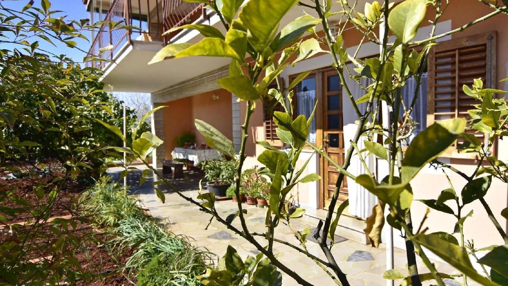Apartment Wohnung In Der Naehe Des Strandes Basanija